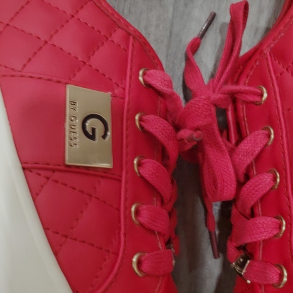 G by Guess los Angeles Backer  red quilted lace up sneakers - Picture 3 of 10